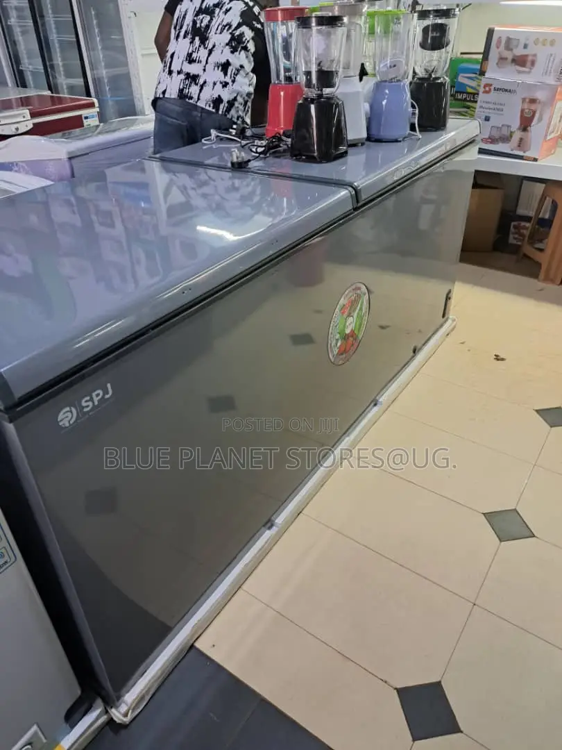SPJ 960litres Double Door Chest/Deep Freezers \\ Cf960slw.