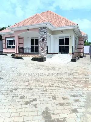 4bdrm Bungalow in Kitende Ntebe Rd, Division A for sale