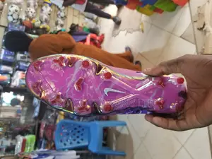 Football Professional Shoe /Golden
