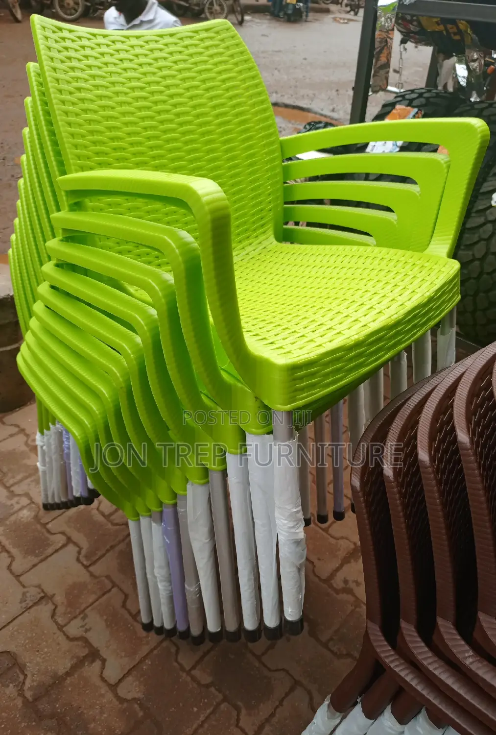 Unique Bar and Restaurant Plastic Chair