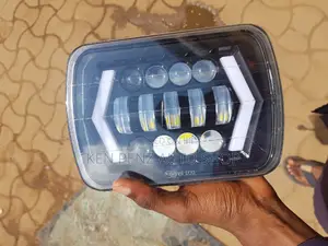 Hillux and Landcruiser Square Led Lights