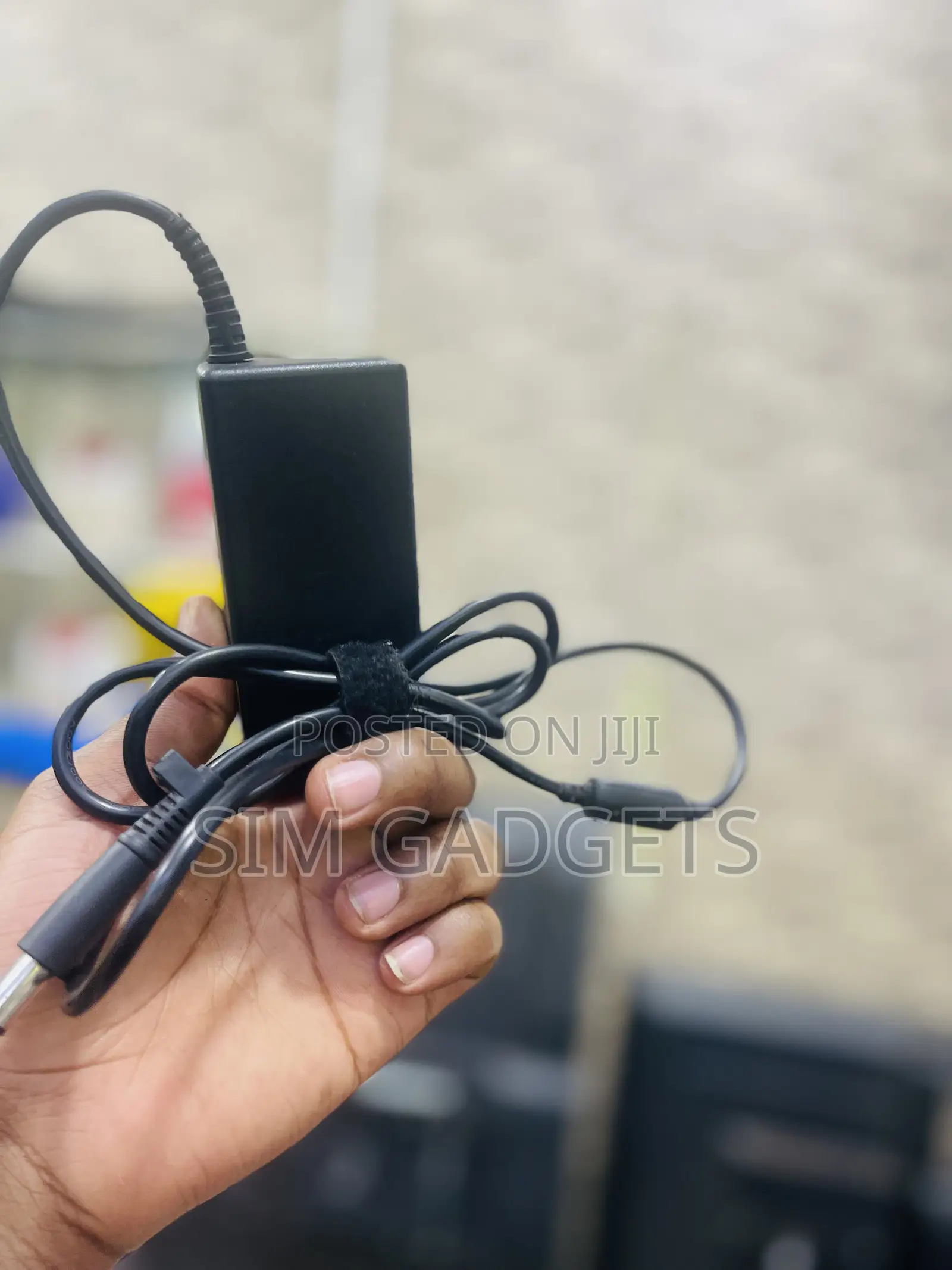 Hp Laptop Chargers. (7).