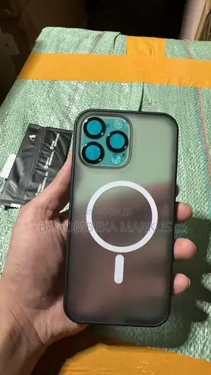 Assorted iPhone Covers,From 8 to 14