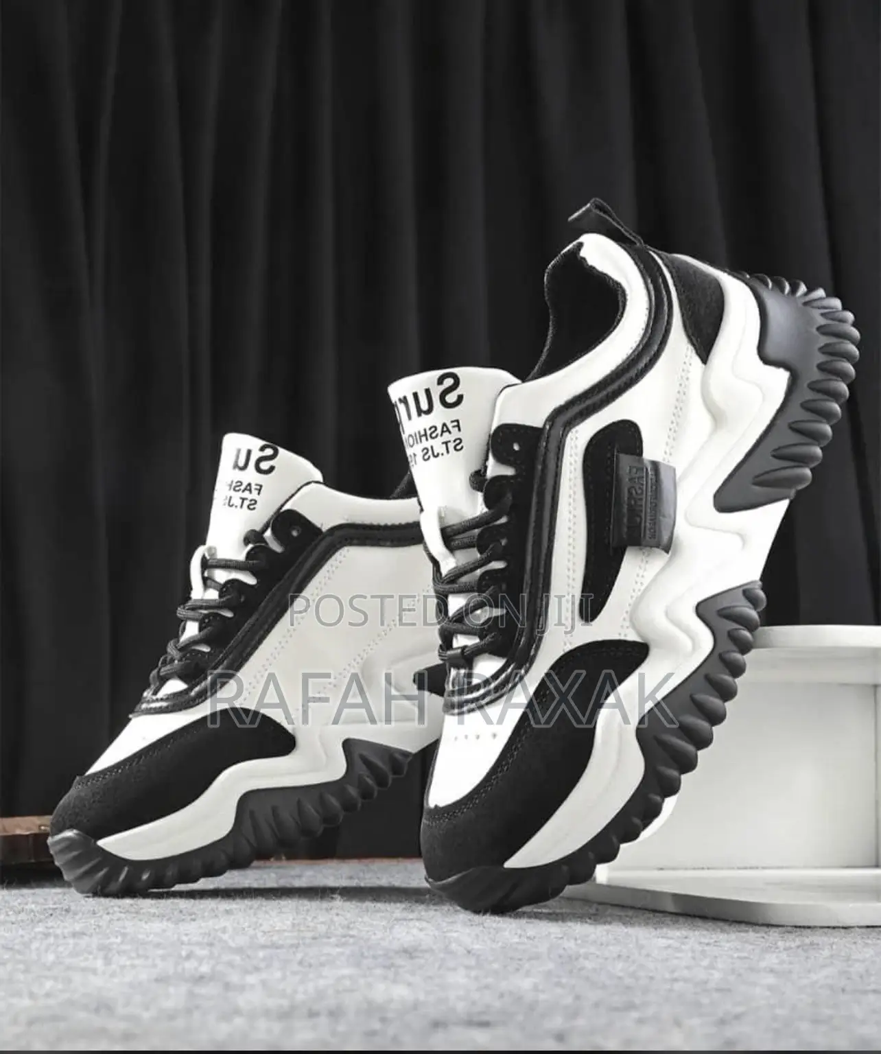 Classic Ladies Surp Sneakers