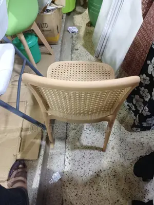 Plastic Bar and Restaurant Chair