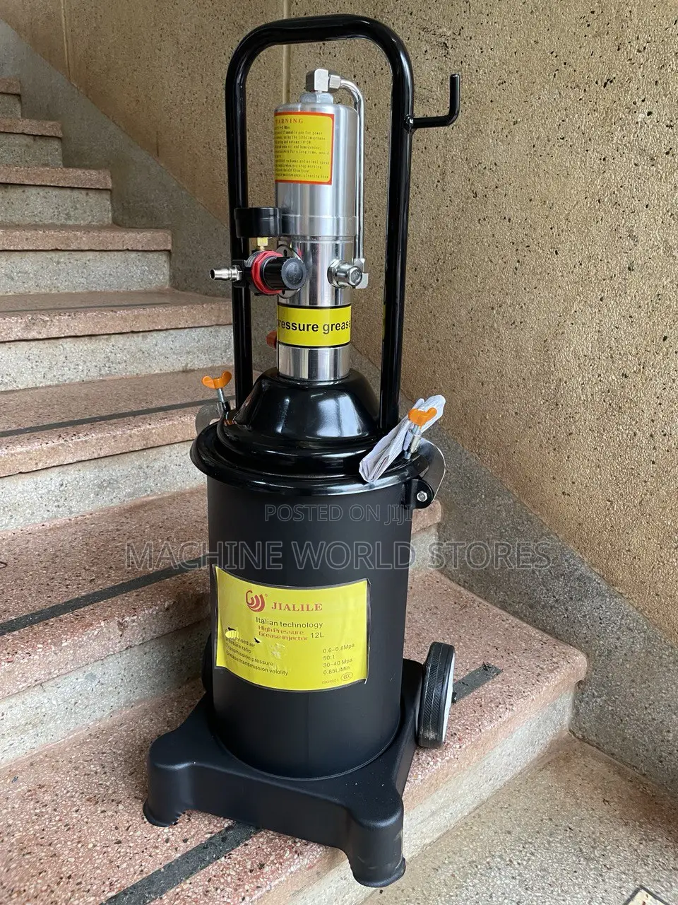12L High Pressure Grease Injector.