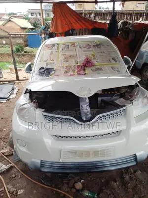 Spraying and Panel Bitting of Toyota IST