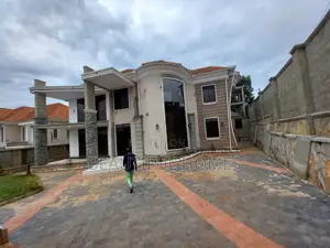 Furnished 6bdrm Duplex in Bwebajja, Ssabagabo-Makindye for sale