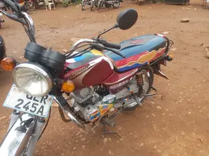 Bajaj Boxer 2018 Red