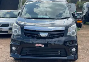 Toyota Noah 2.0 158hp AWD (8 Seater) 2010 Black