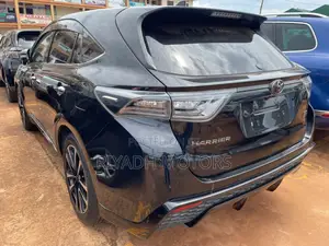 Toyota Harrier 2.0 2017 Black
