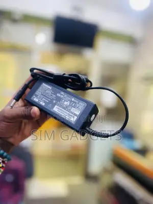 Toshiba Laptop Charger. ( 5)