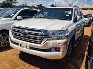 Toyota Land Cruiser 4.6 V8 ZX 2016 White