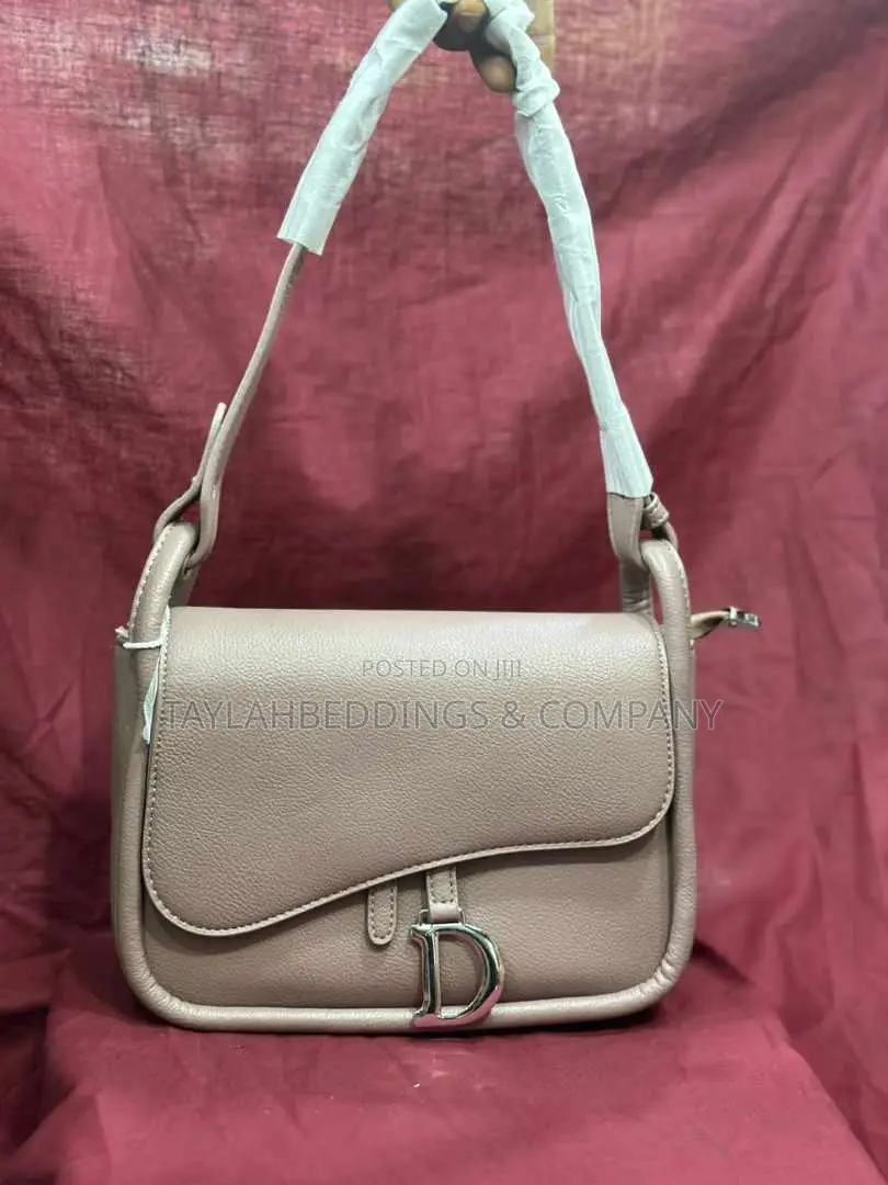 D Saddle Red Medium Grained Leather Shoulder Bag