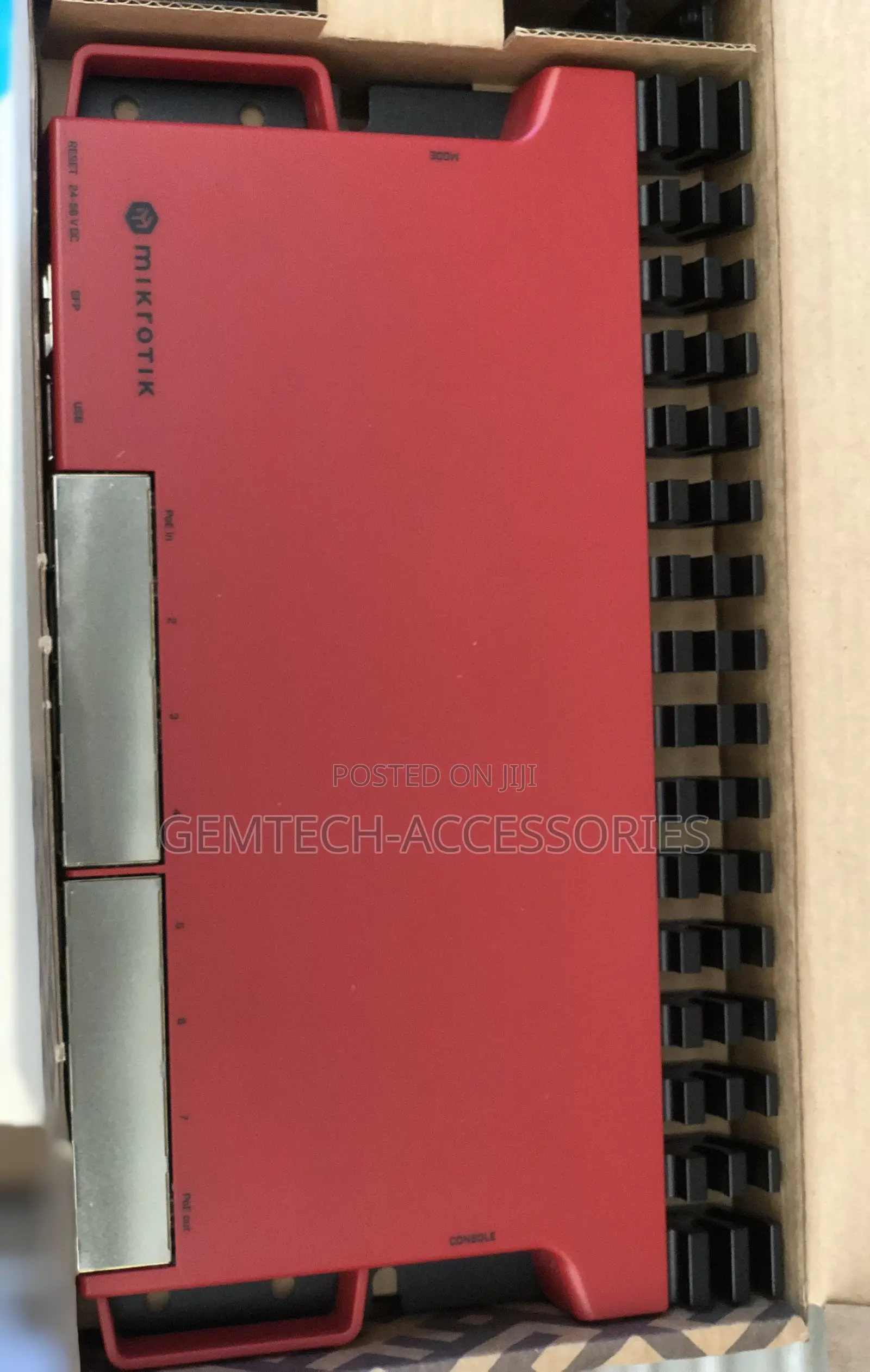 L009 Mikrotik Router Rackmountable/ Antenna