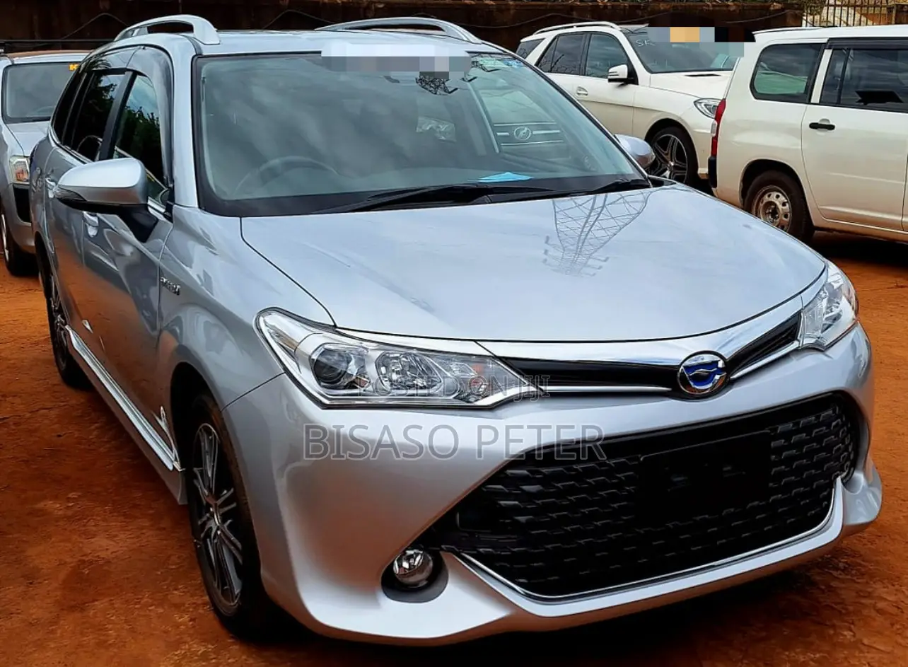 Toyota Corolla Fielder 2015 Silver