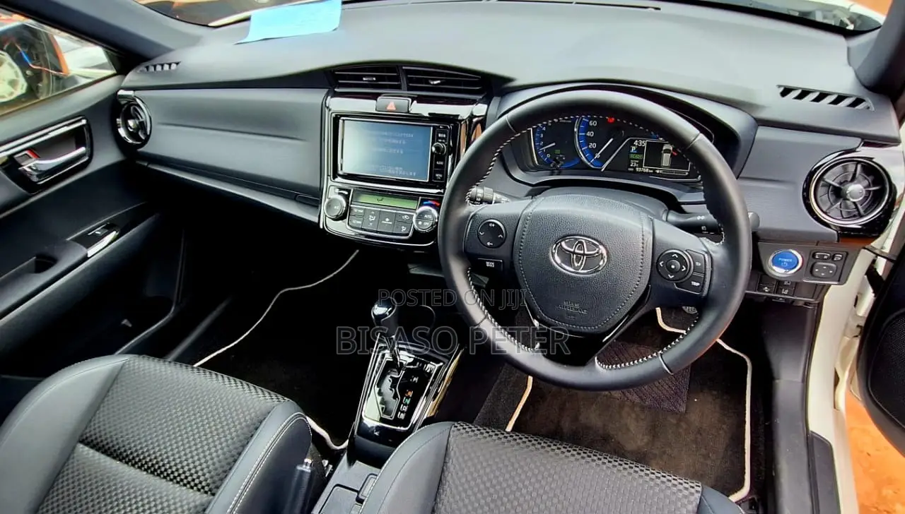 Toyota Corolla Fielder 2015 Silver