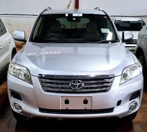 Toyota Vanguard 2011 Silver