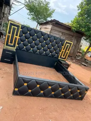 Modern Dressed Bed of 5x6feet Call