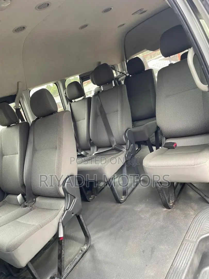 Toyota Grand HiAce 2016 Silver