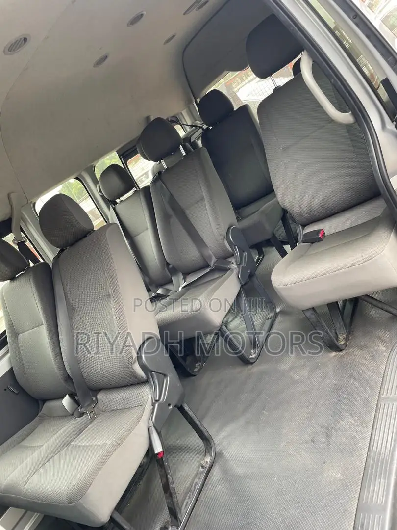 Toyota Grand HiAce 2016 Silver