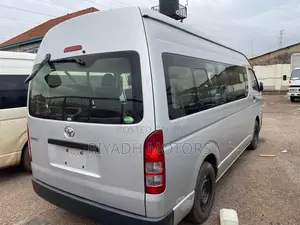Toyota Grand HiAce 2016 Silver