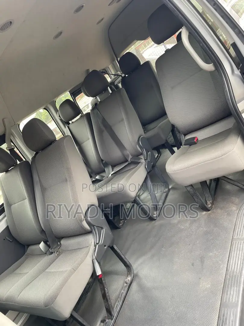 Toyota Grand HiAce 2016 Silver