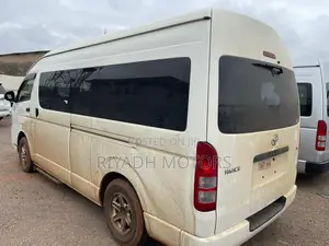 Toyota HiAce 2015 White