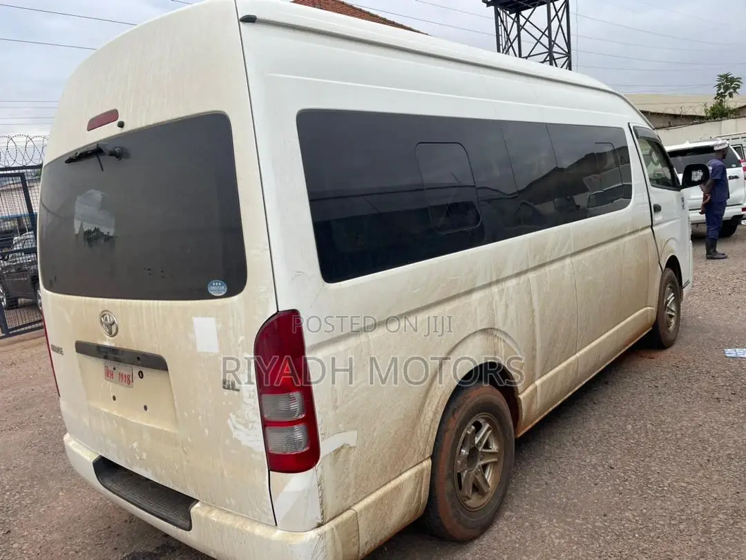 Toyota HiAce 2015 White