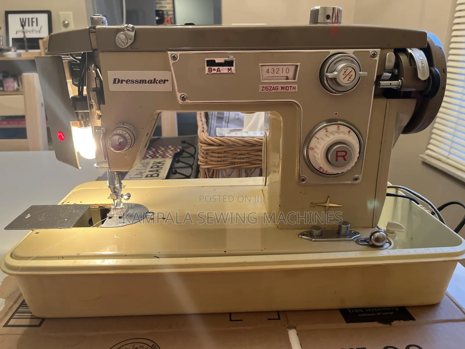 Zigzag Design Sewing Machines With Original Stands