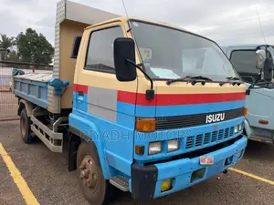 Isuzu 4tonnes Dumper