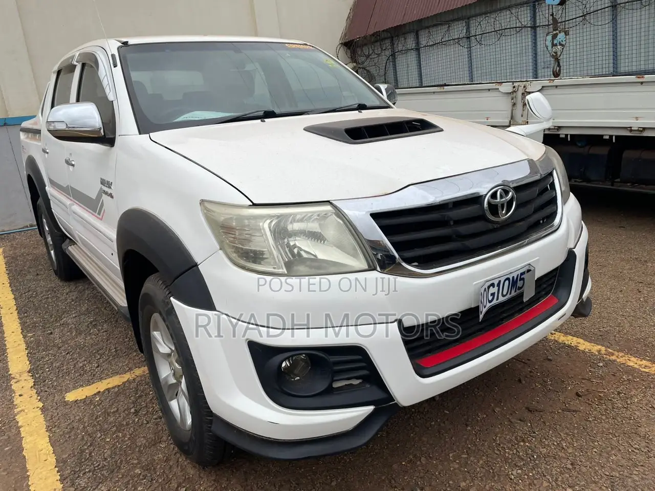 Toyota Hilux 2011 White