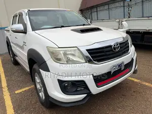 Toyota Hilux 2011 White