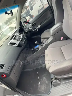 Toyota Hilux 2011 White