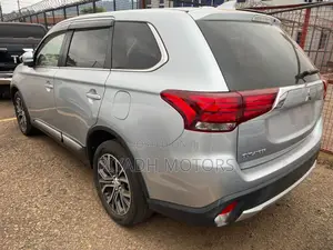 Mitsubishi Outlander 2.4 PHEV AWD 2017 Silver