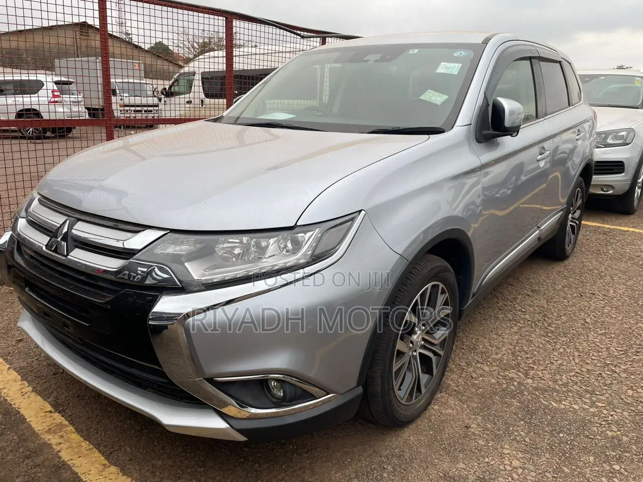 Mitsubishi Outlander 2.4 PHEV AWD 2017 Silver