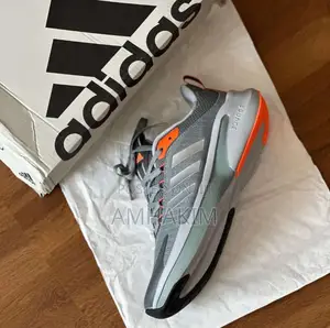 Adidas Questa Runners in Stock