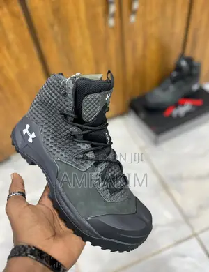 Classic Under Armour Infil Goretex in Stock