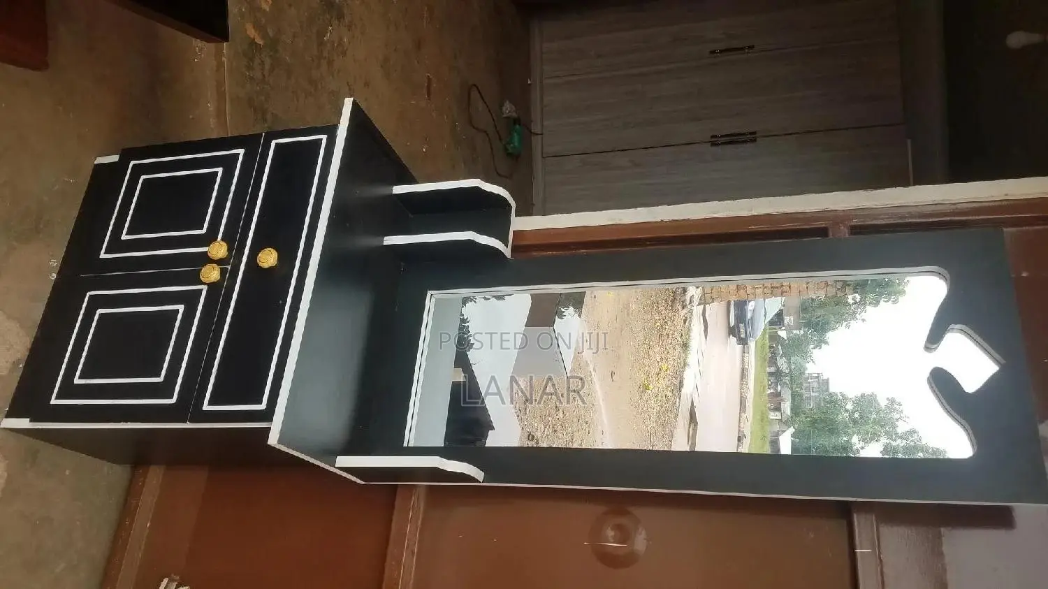 Mini Dresser