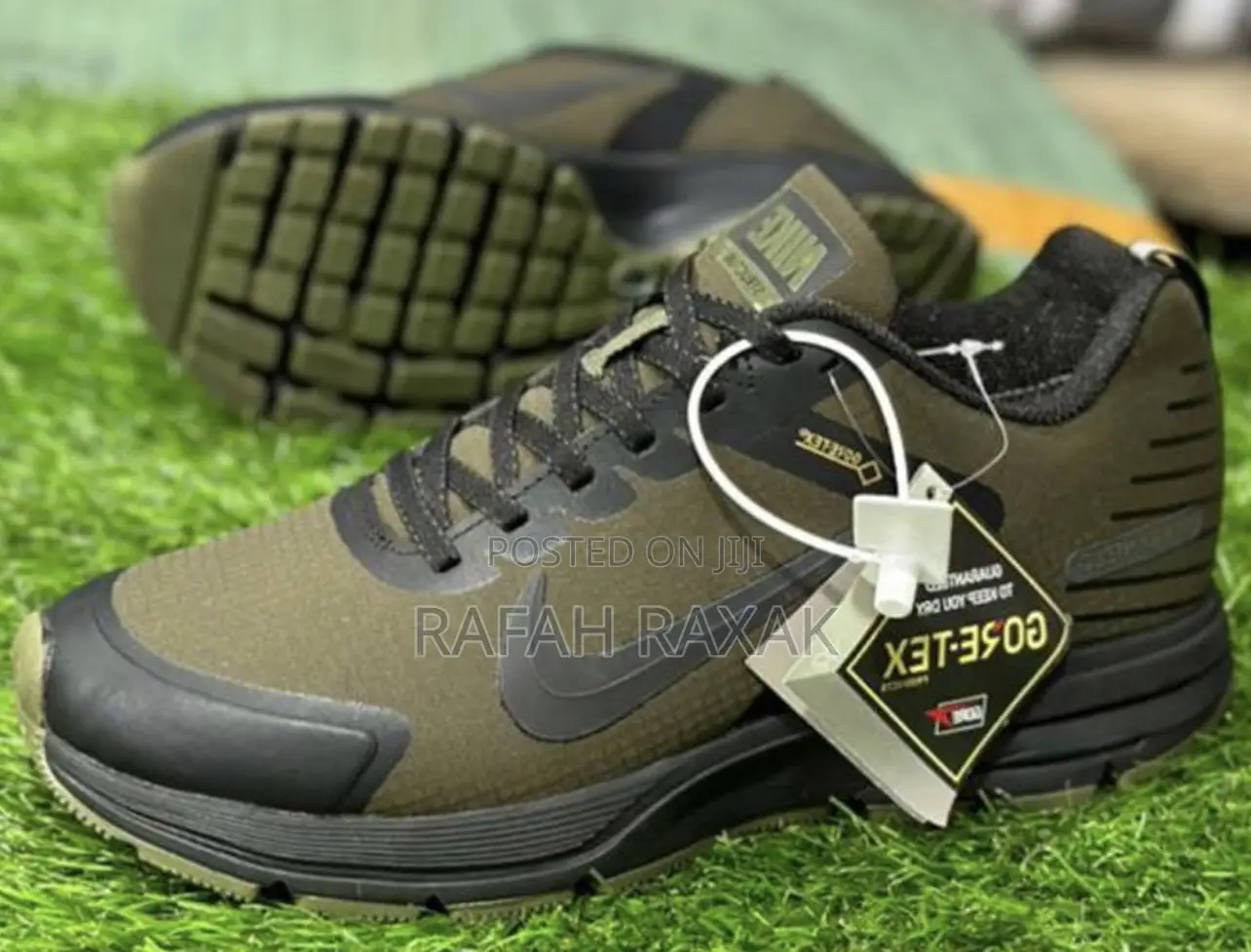 Original Green Nike Zoom Running Sneakers