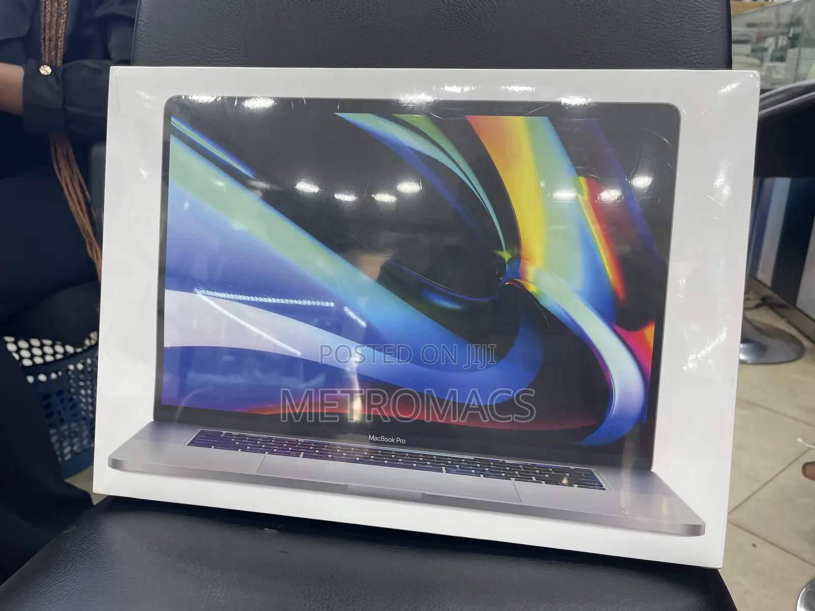 New Laptop Apple MacBook Pro 2019 32GB Intel Core I9 SSD 512GB