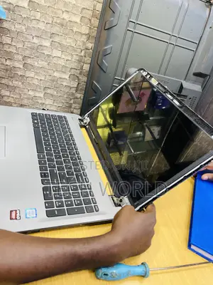 Laptop Screen Replacement. (3).