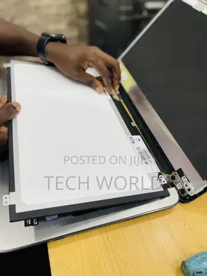 Laptop Screen Replacement. (7).