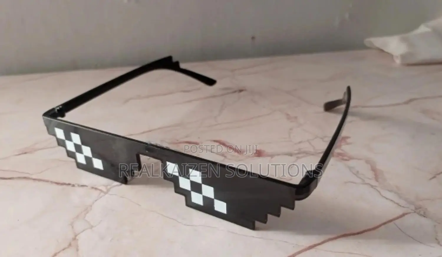 Black Thug Life 8 Bits Pixelated Meme Retro Party Sunglasses