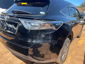 Toyota Harrier 2.0 2015 Black