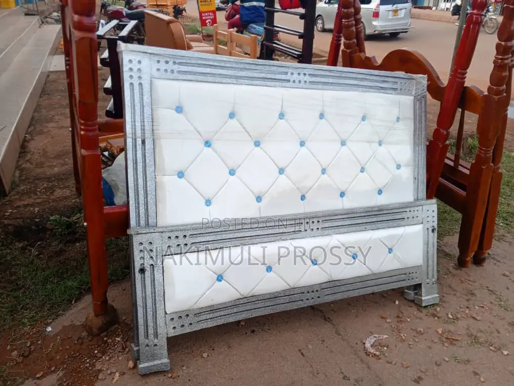 5by6 White Leather Bed 14