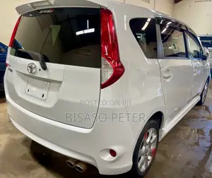 Toyota Passo Sette 1.5 AWD 2012 White