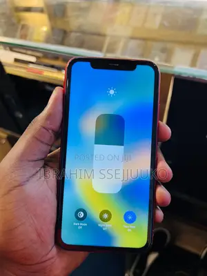 Apple iPhone 11 64 GB Red