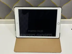 Apple iPad 5 (2022) 64 GB White