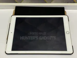 Apple iPad 5 (2022) 64 GB White